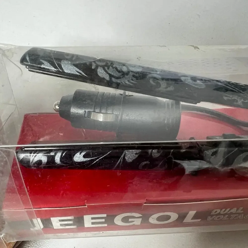Travel flat iron